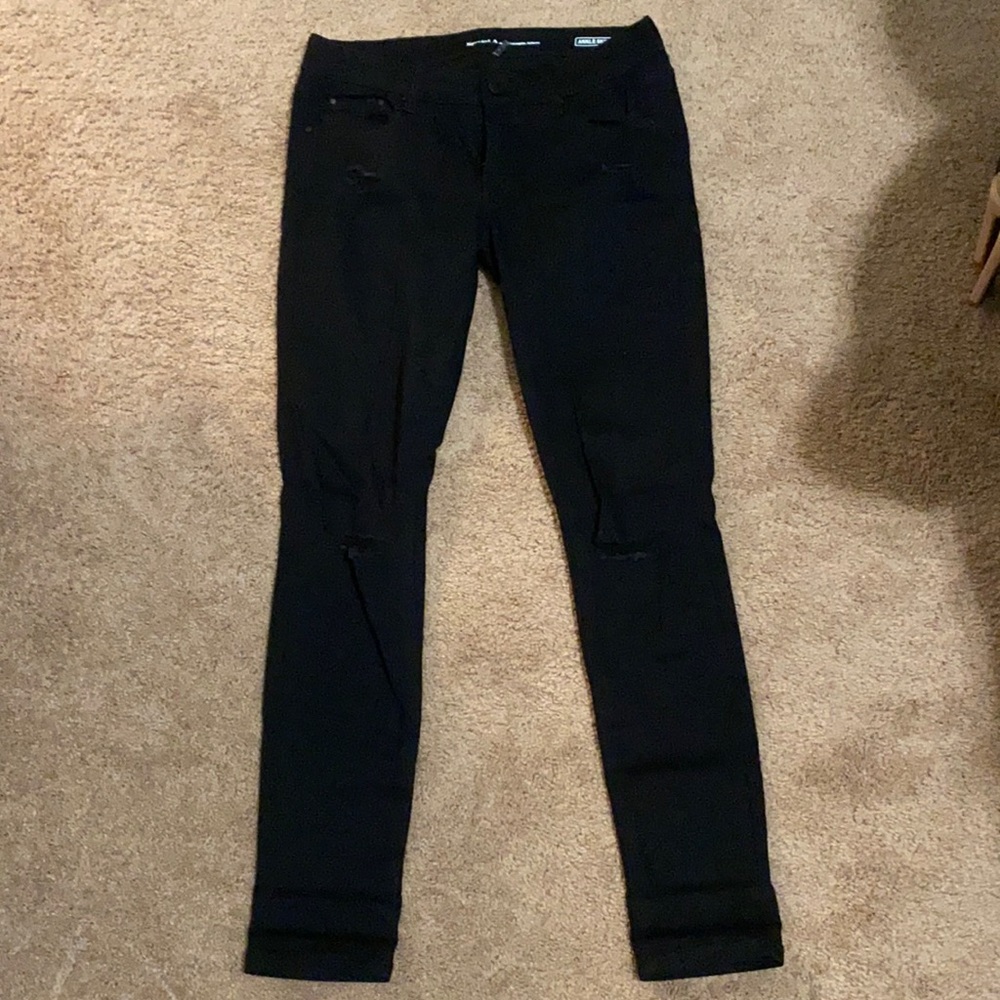 Black distressed jeans